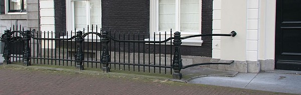Herengracht 500, hek voorzijde, weer gemaakt naar oud model.