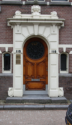 Herengracht 115, Deur als een poortje