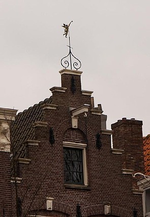 Herengracht 27 imitatie 17e eeuwse trapgevel