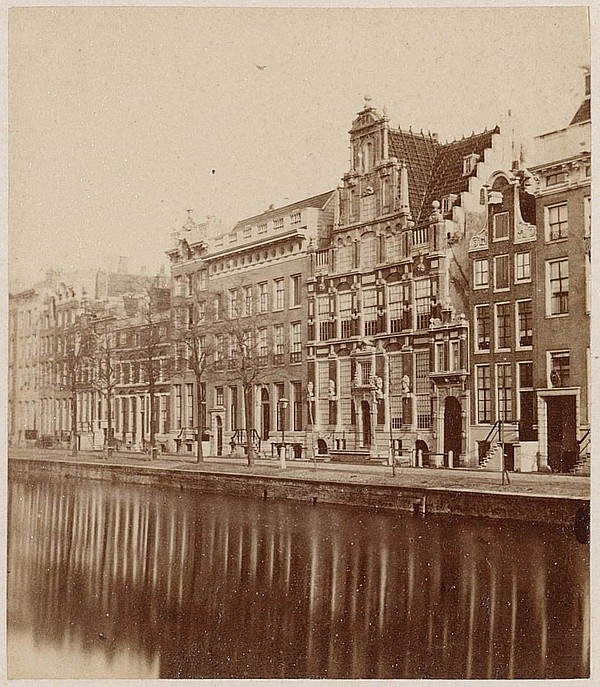 Keizersgracht 117 - 129 Rijks Oosterhuis Huis met de hoofden 1860