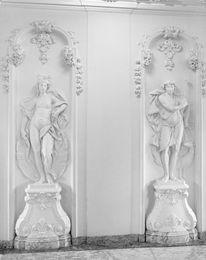 Herengracht 475, Hal met beelden van Venus en Adonis