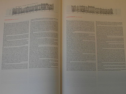 Boek van Houten 1962, Pagina met bovenaan de huizen en eronder de beschrijving per pand