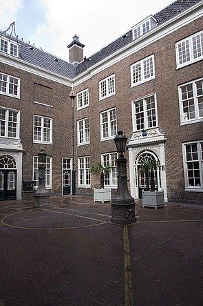 Nieuwe Herengracht 18, Binnenplaats Corvershof