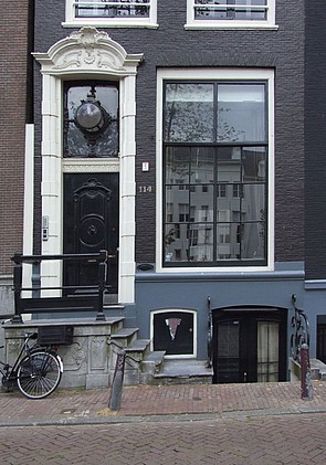 Herengracht 114 Voordeur met stoep