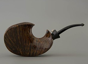 Handgemaakte tabakspijp van bruyère in moderne vormgeving, atelier L’Anatra uit Pesaro, Italië, 2012